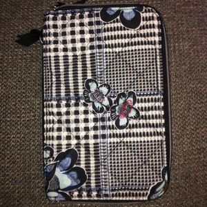 Very Bradley RFID On the Go Wristlet